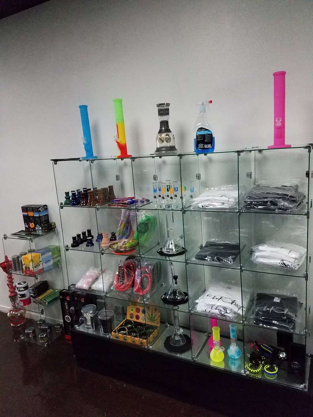 North County Glass House And Smoke Shop | 5525 Mission Rd e, Bonsall, CA 92003, USA | Phone: (760) 216-6290