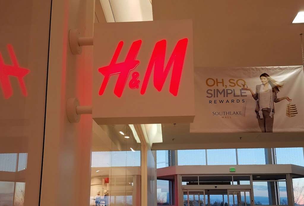 H&M | 1939 Southlake Mall #438, Merrillville, IN 46410, USA | Phone: (855) 466-7467