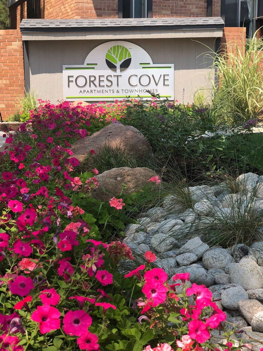 Forest Cove Apartments | 3446 S Akron St, Denver, CO 80231, USA | Phone: (303) 352-2312