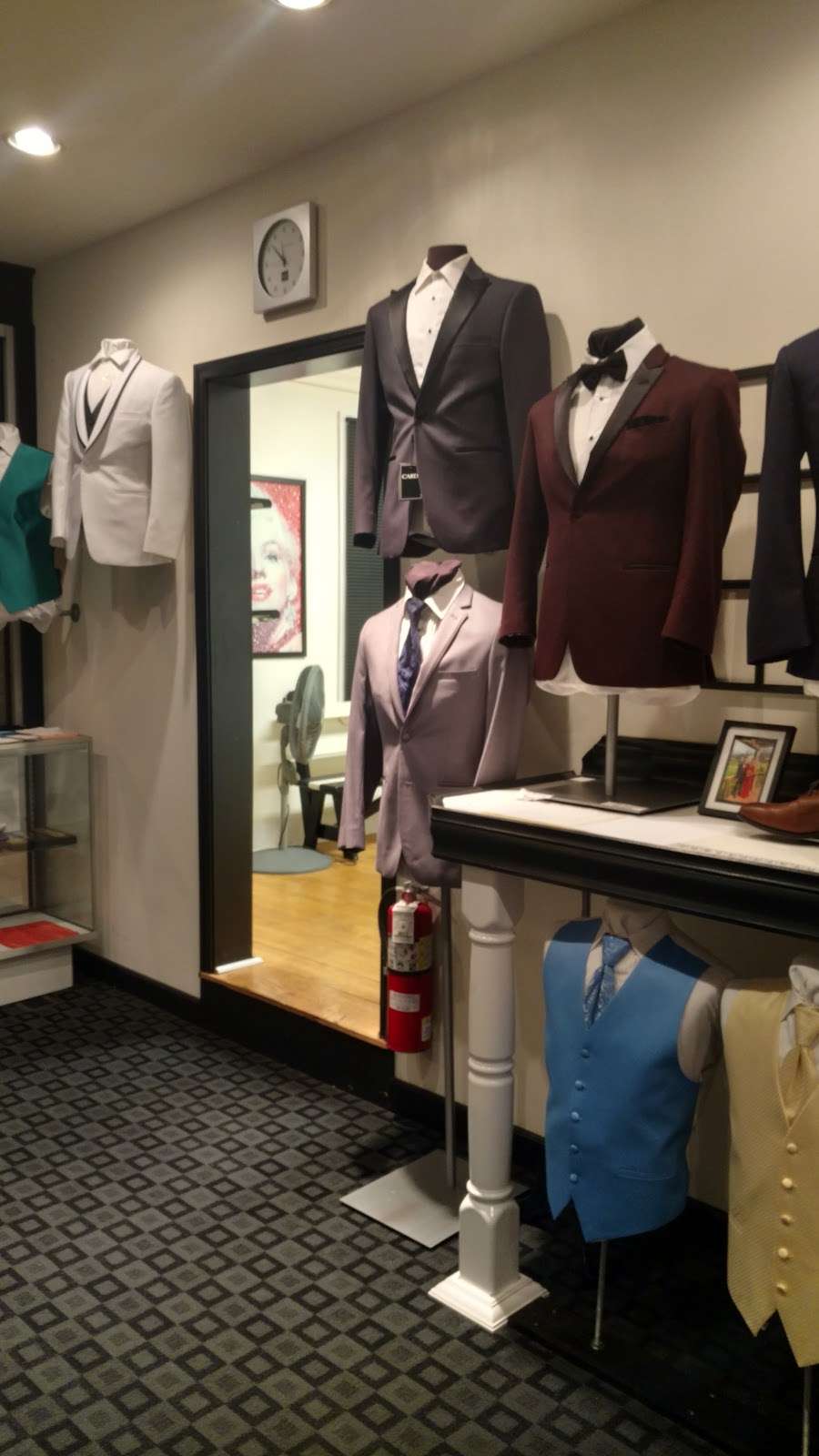 Iacobucci Tuxedo Rentals | 868 Concord Rd, Glen Mills, PA 19342, USA | Phone: (484) 840-8900