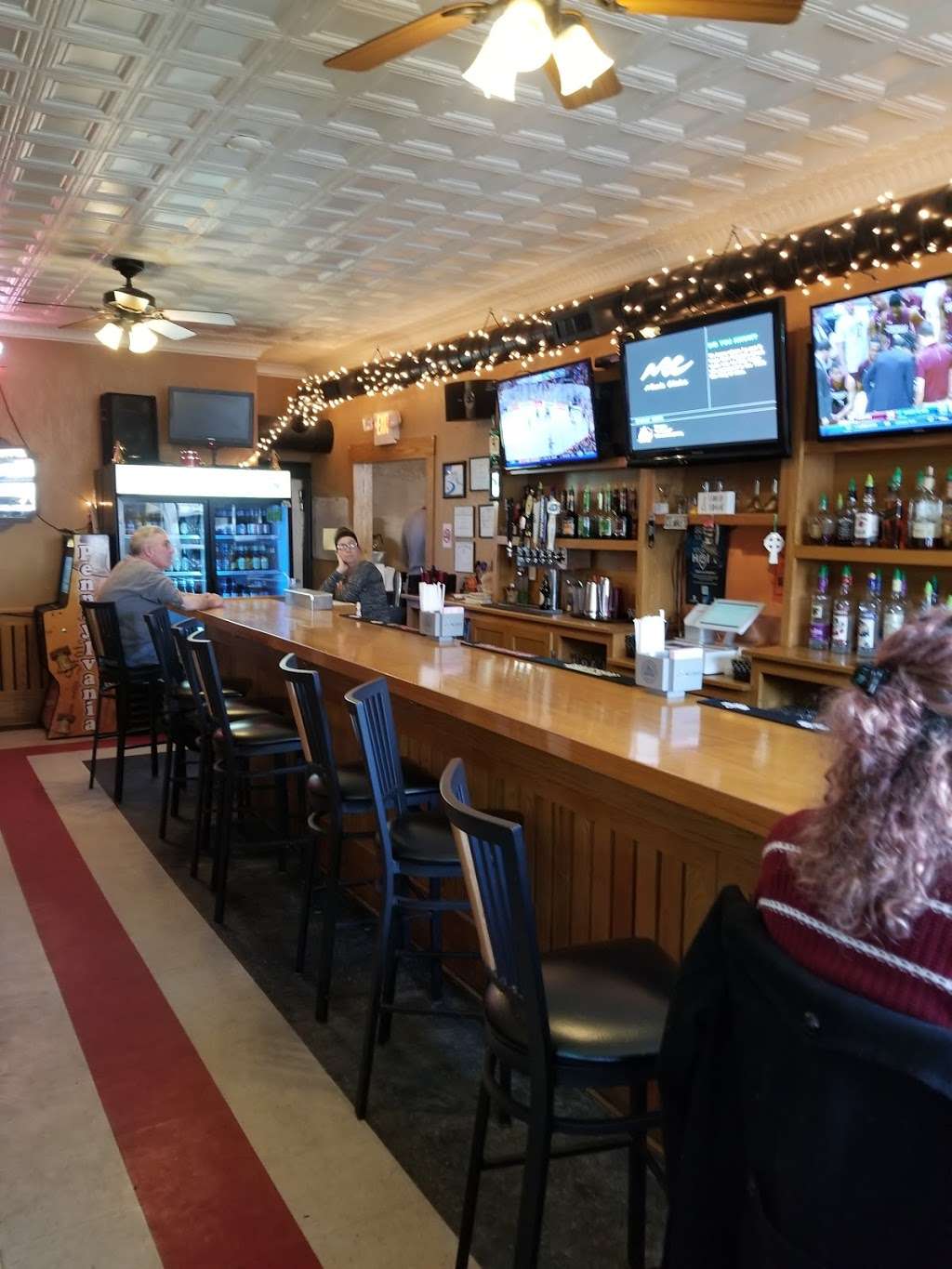 Hooligans Bar & Grill | 396 E Washington St, Nanticoke, PA 18634, USA | Phone: (570) 258-2320