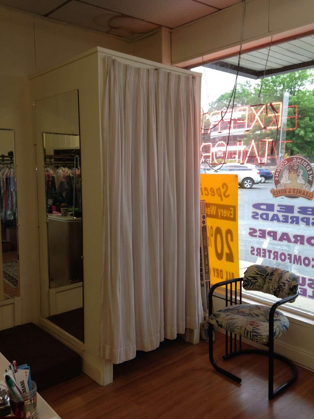 Bethayres Cleaners & Tailors | 660 Welsh Rd, Huntingdon Valley, PA 19006 | Phone: (215) 947-0401