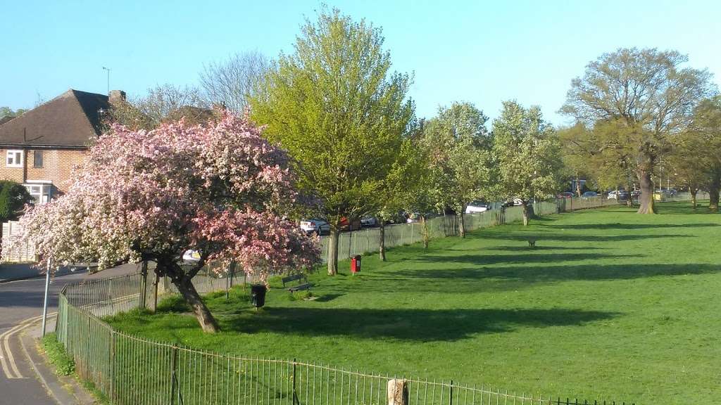 Parkfields Recreation Ground | 66 Cheston Ave, Croydon CR0 8DB, UK | Phone: 020 8726 6900