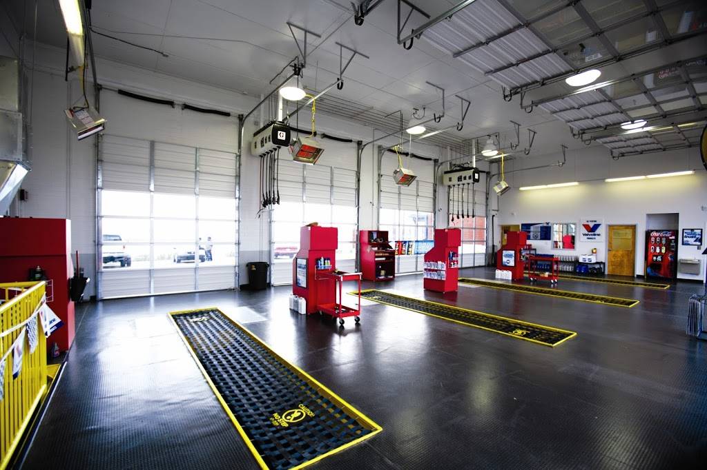 Express Oil Change & Tire Engineers | 4526 S Dale Mabry Hwy, Tampa, FL 33611, USA | Phone: (813) 839-3100