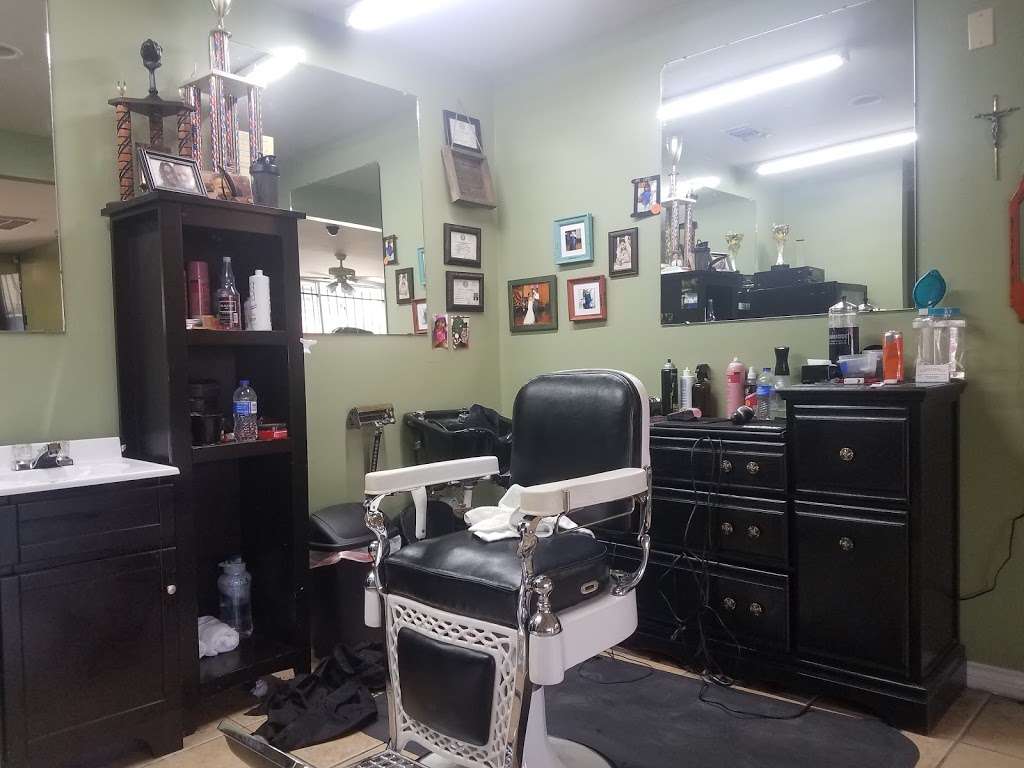 Nuevo Estilo Barber Shoppe | 1118 W Hildebrand Ave, San Antonio, TX 78201, USA | Phone: (210) 636-3383