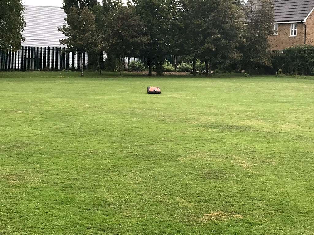 Sevenoaks Mowers Ltd & Robotic Mower Centre | Sevenoaks Garden Centre Unit B, 2 Main Road,Sundridge, Sundridge, Sevenoaks TN14 6ED, UK | Phone: 01732 740271