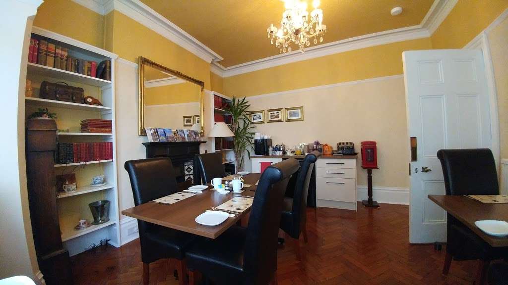 Croham Park Bed & Breakfast | 18 Croham Park Ave, South Croydon CR2 7HH, UK | Phone: 020 8680 1189