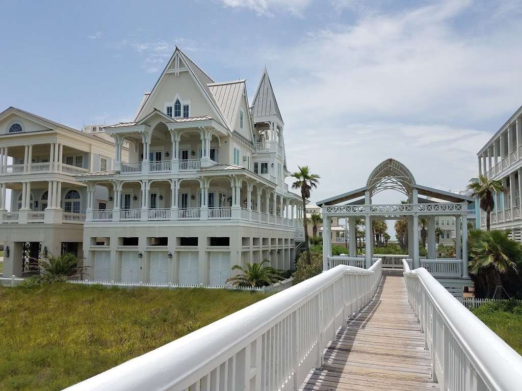 Galveston Luxury Vacation Rentals/ SeaGlass Beachtown | 734 Ramsar Rd, Galveston, TX 77550, USA | Phone: (713) 962-1672