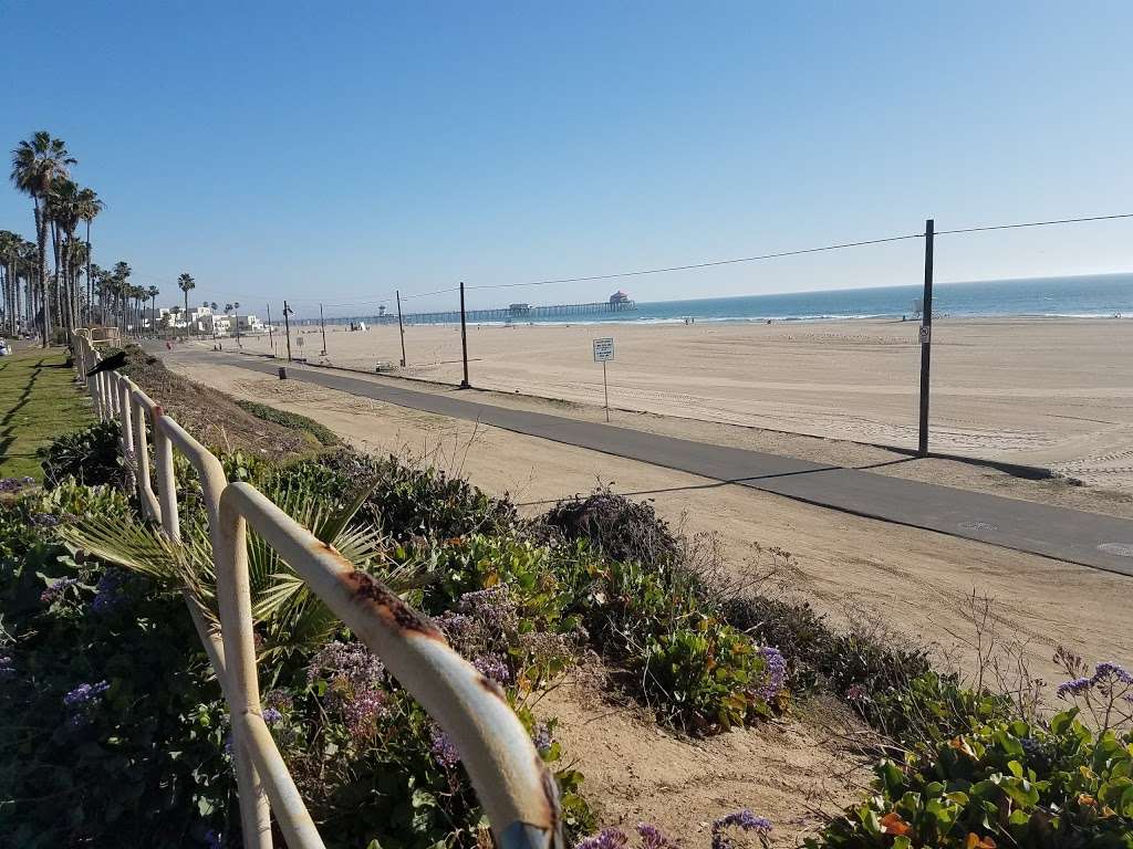 Lifeguard Tower 14 | Huntington Beach, CA 92648, USA