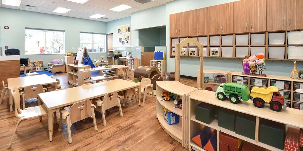 Spring Street KinderCare | 1250 W Spring St, South Elgin, IL 60177, USA | Phone: (847) 289-5280
