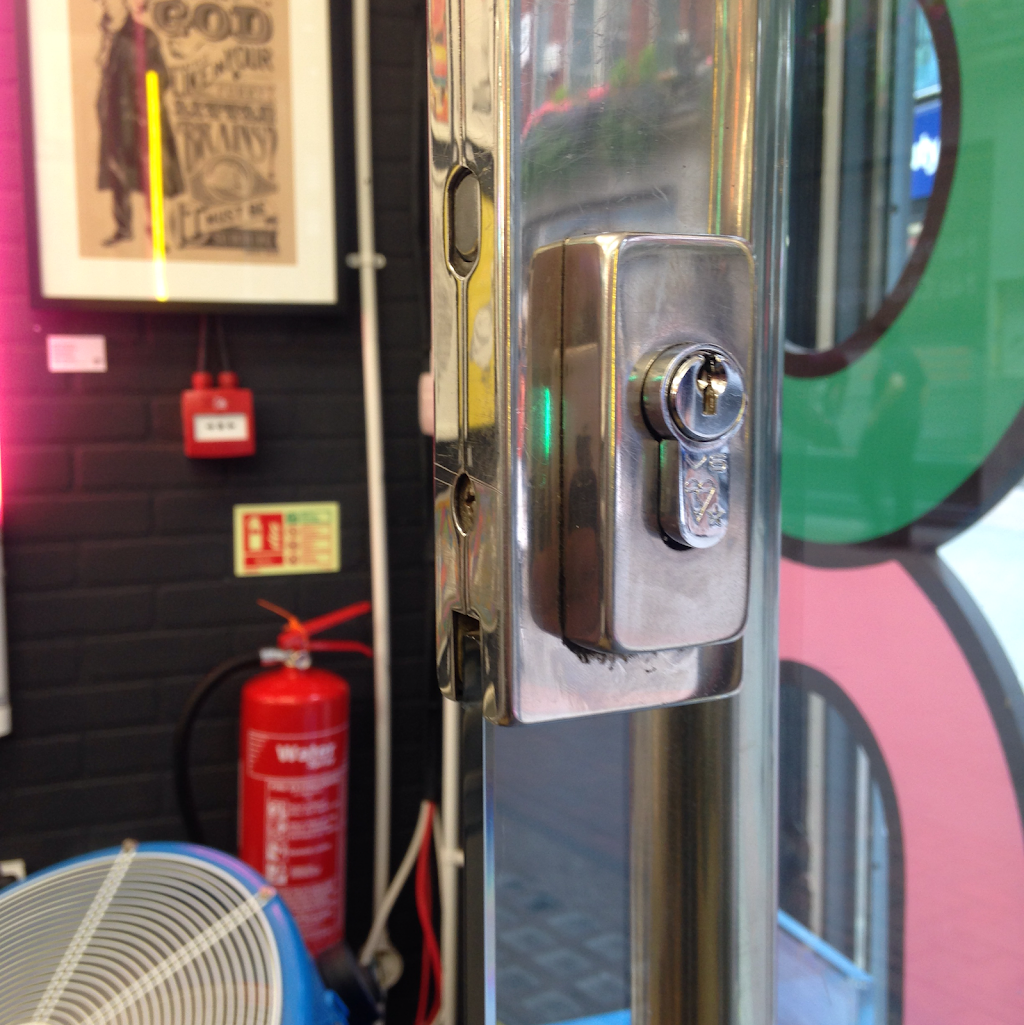 TMH London Locksmiths | 3B Arctic St, London NW5 4DJ, UK | Phone: 07599 809461