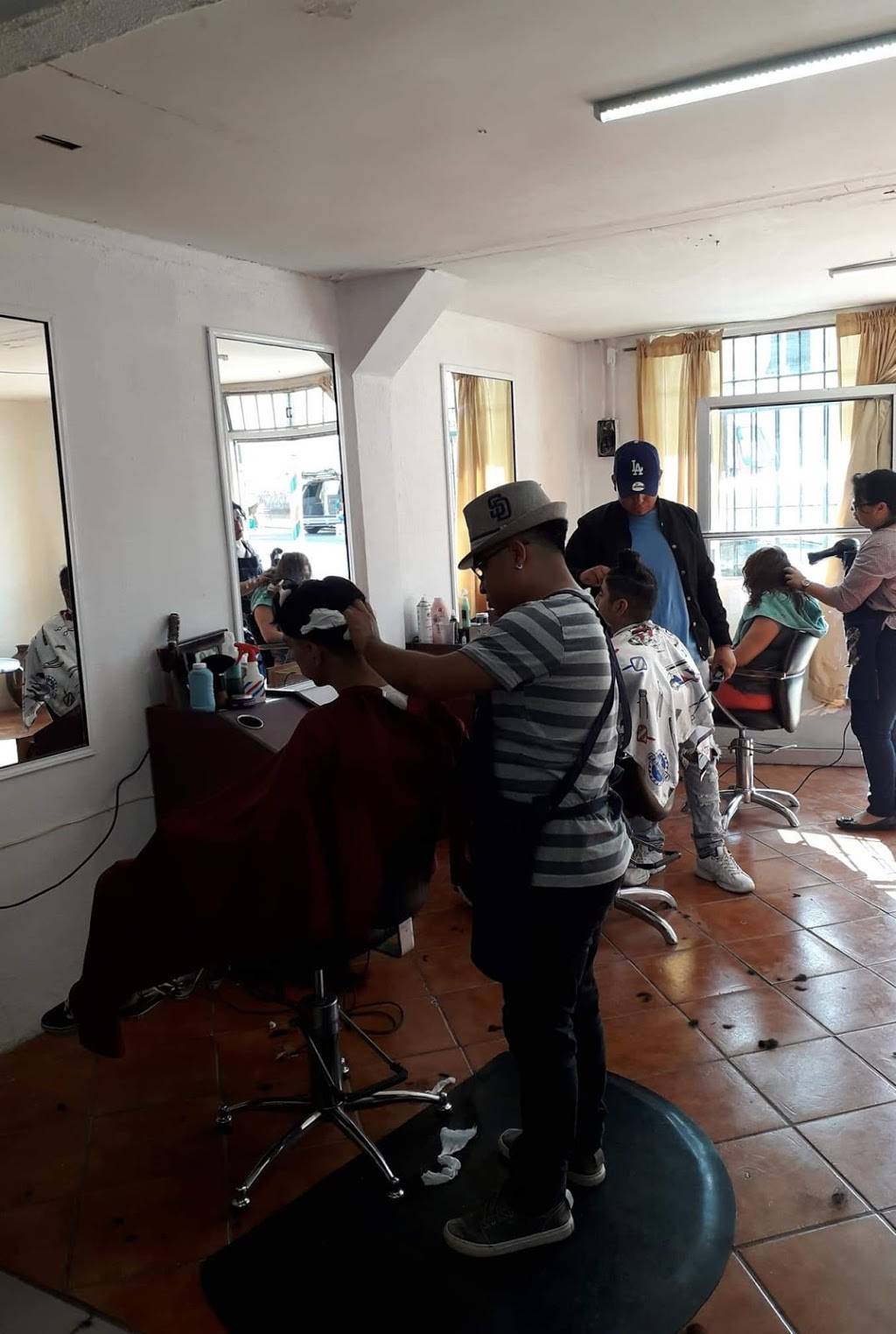 estética unisex Angeles | Las Torres 531, Las Torres Parte Baja, Las Torres, 22470 Tijuana, B.C., Mexico | Phone: 664 492 2443