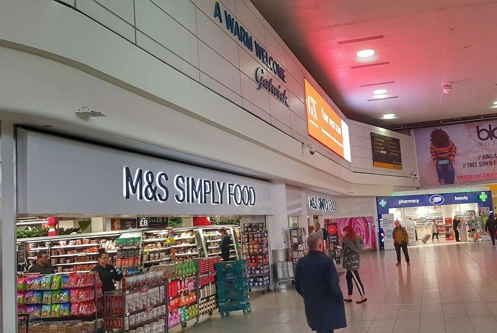 M&S Gatwick South Airport Simply Food | Perimeter Rd E 2 Floor South Terminal, Arrivals Hall, Redhill, Horley, Gatwick RH6 0NP, UK | Phone: 01293 568558