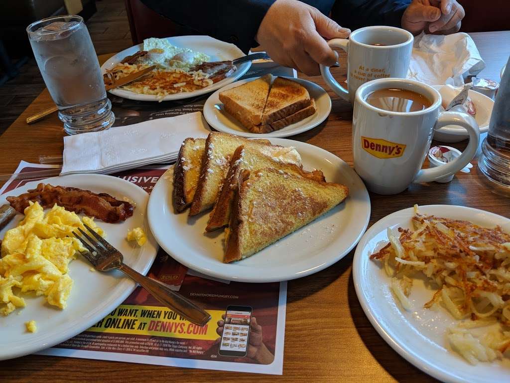 Dennys | 1120 South Randall Road, Unit 102 Unit 102, Elgin, IL 60123, USA | Phone: (847) 468-1712