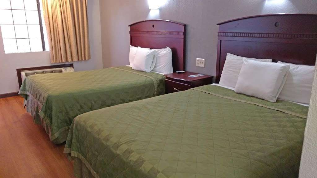 Americas Best Value Inn Dallas | 3243 Merrifield Ave, Dallas, TX 75223, USA | Phone: (214) 826-3510