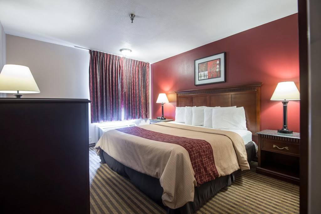 Red Roof Inn Fort Wayne | 3017 W Coliseum Blvd, Fort Wayne, IN 46808, USA | Phone: (260) 483-0091