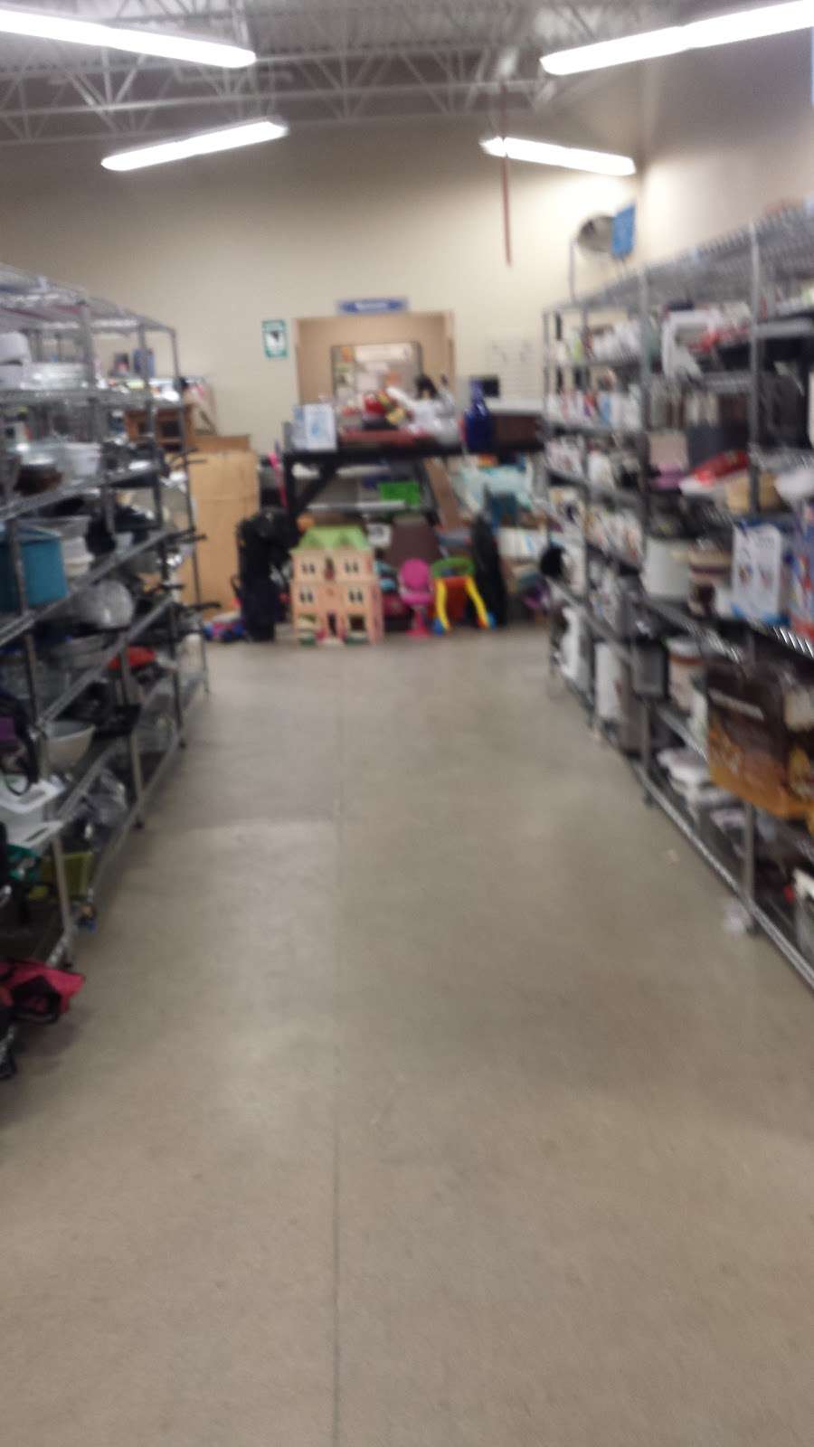 Goodwill Store & Donation Center | 8615 Woodward Ave, Woodridge, IL 60517, USA | Phone: (630) 910-0387