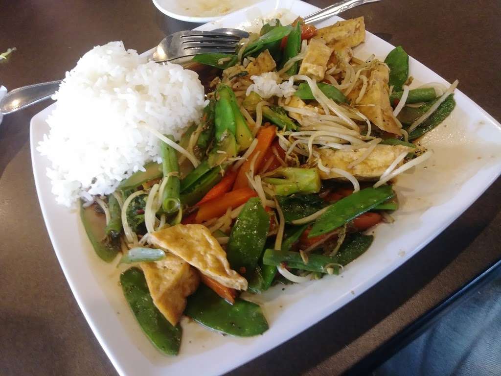 Mango Tree Thai Bistro | 10130 Grant Rd #224, Houston, TX 77070, USA | Phone: (281) 897-8646