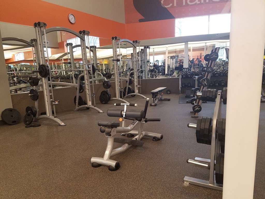 LA Fitness | 305 W Jericho Turnpike, Huntington Station, NY 11746, USA | Phone: (631) 683-3000