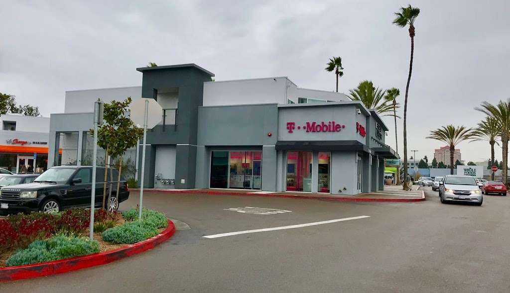 T-Mobile | 8801-8879 Villa La Jolla Dr, La Jolla, CA 92037, USA | Phone: (858) 200-2110