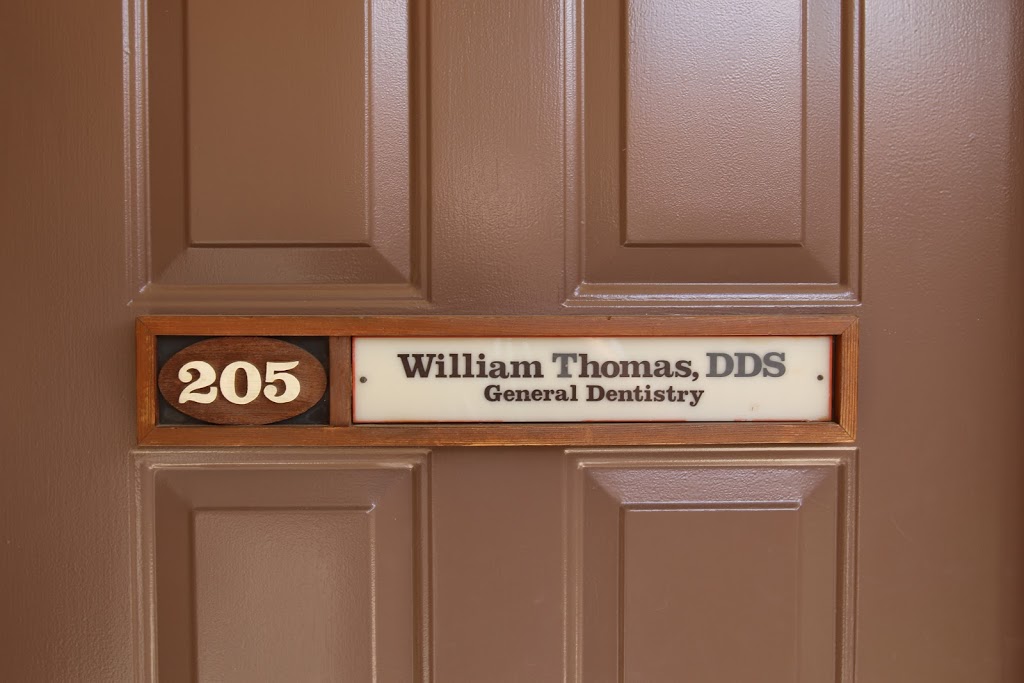 William B Thomas DDS | 506 W Graham Ave # 205, Lake Elsinore, CA 92530, USA | Phone: (951) 674-6853