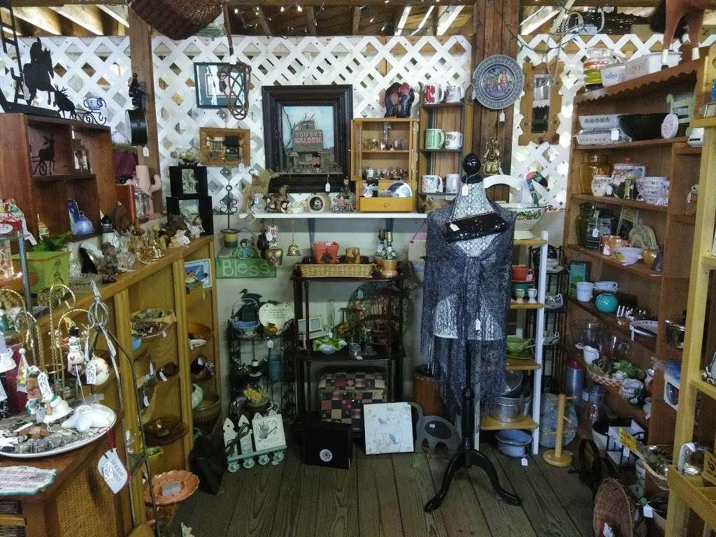 Antique Mall | 39013 S Central Ave, Umatilla, FL 32784