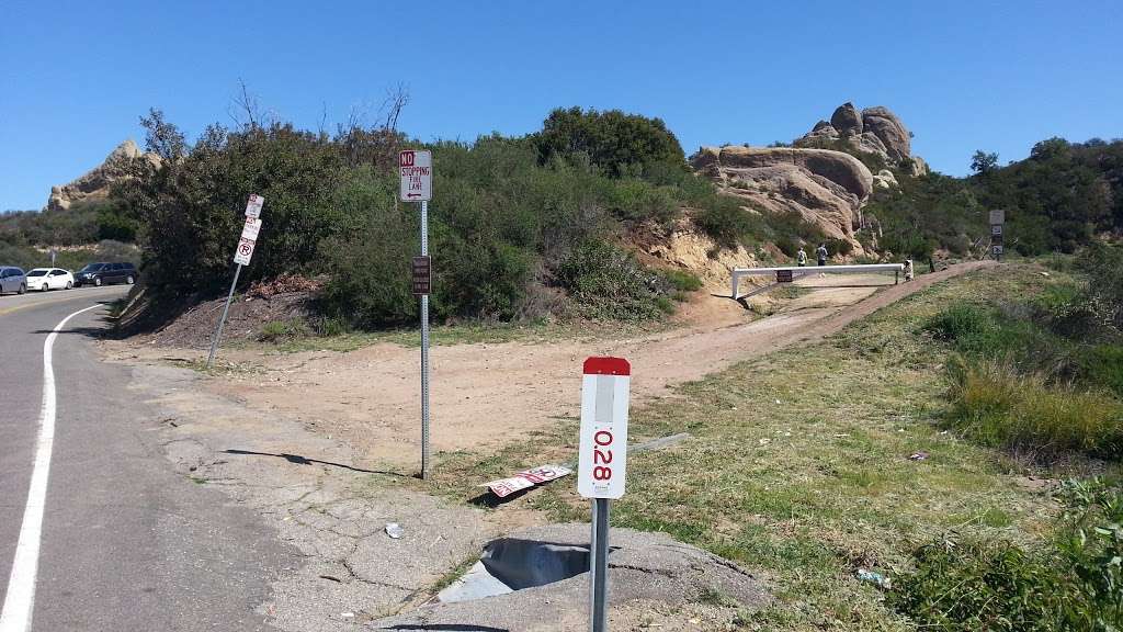 Castro Crest Trailhead | Mesa Peak Motorway, Agoura Hills, CA 91301