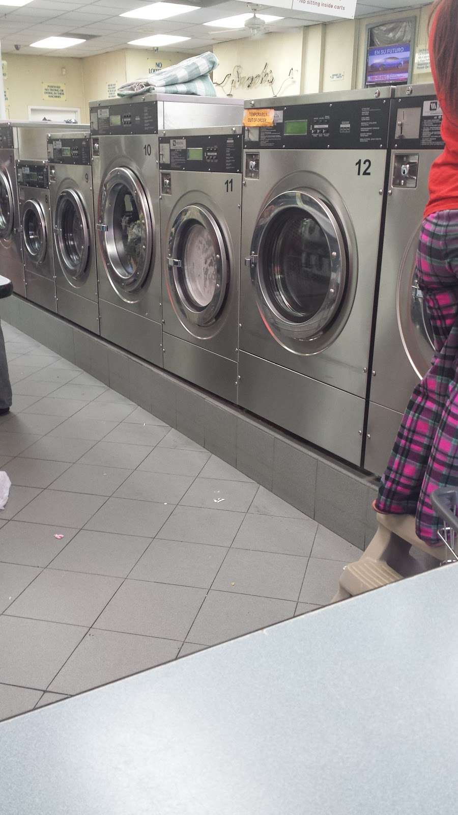 Second Avenue Laundromat | 201 Second Ave #1, Brentwood, NY 11717, USA | Phone: (631) 231-3855