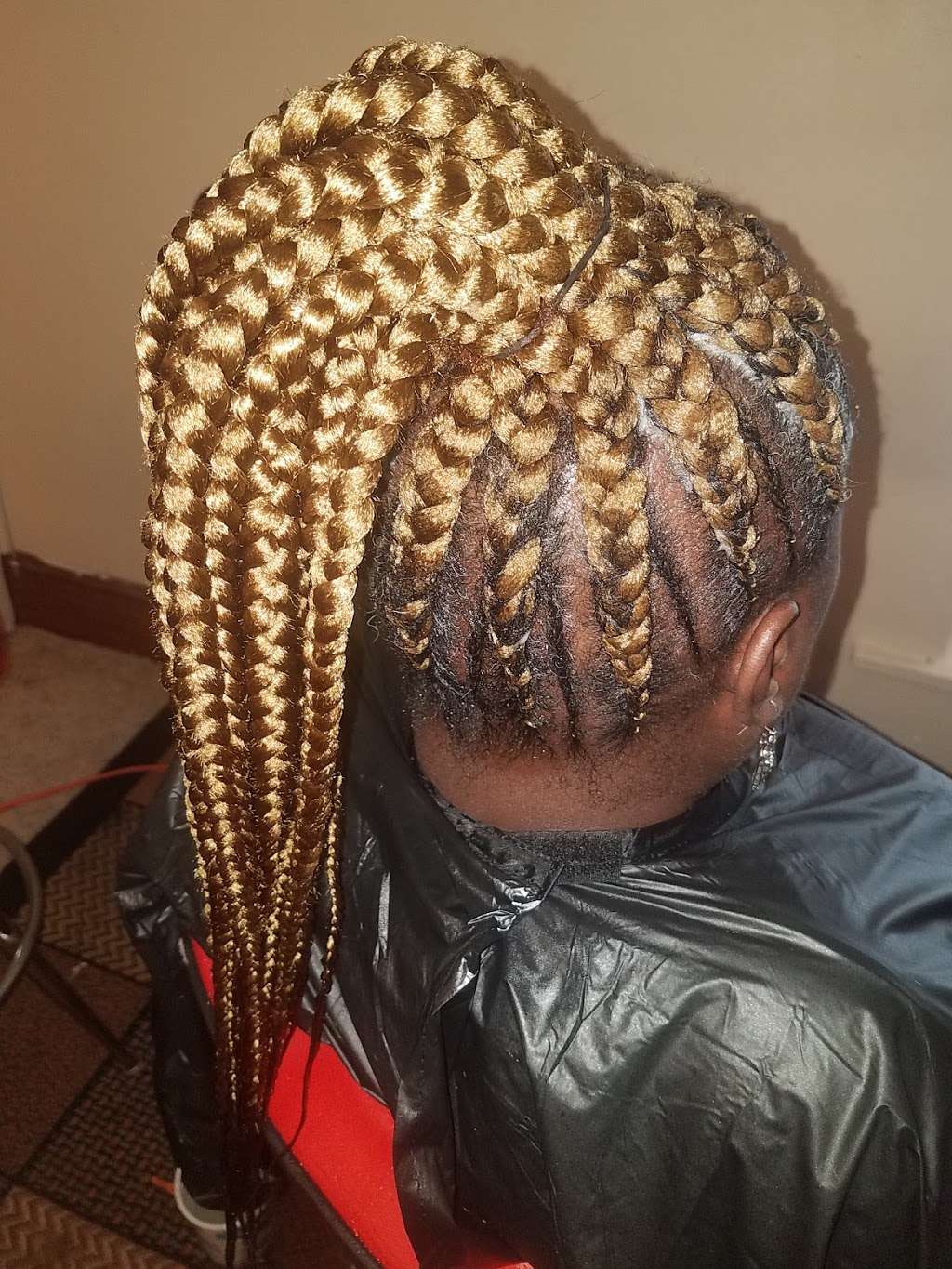 African hair braiding by Alvine | 108 W Tabor Rd, Philadelphia, PA 19120, USA | Phone: (267) 504-8573