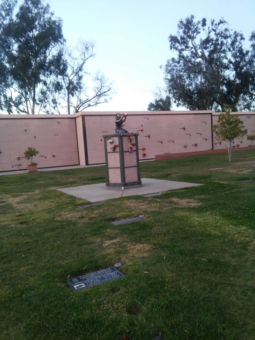 Park Lawn Cemetery Inc | 6555 Gage Ave, Commerce, CA 90040, USA | Phone: (562) 806-0660