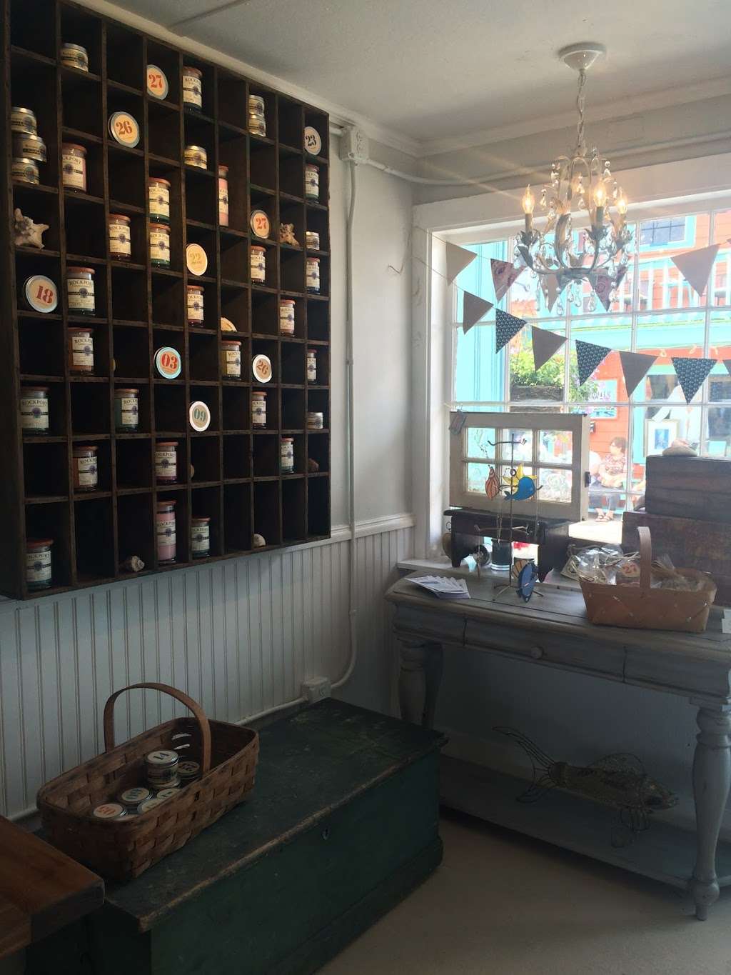 Rockport Candle Company | 45 Bearskin Neck, Rockport, MA 01966 | Phone: (978) 631-0924