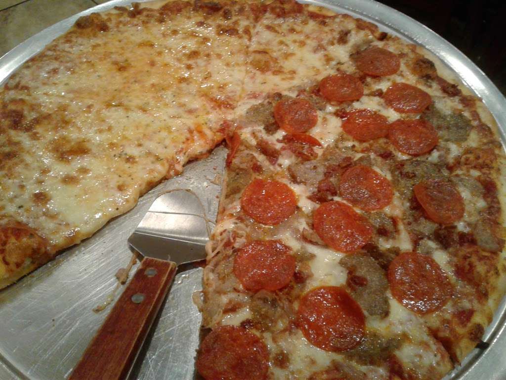 Goodfellas Pizza & Italian Restaurant | 111 Hulst Dr, Matamoras, PA 18336, USA | Phone: (570) 491-8191