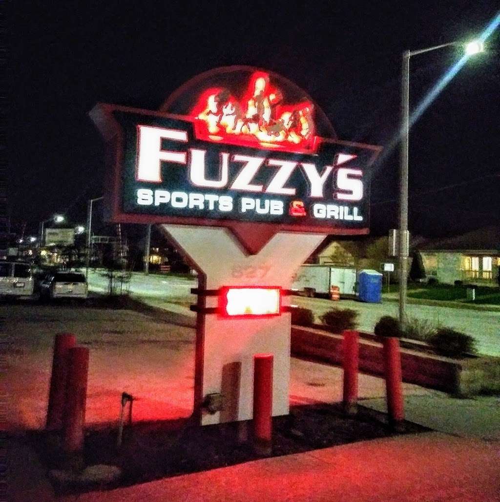 Fuzzys Sports Pub & Grill | 627 E Main St, Waukesha, WI 53186, USA | Phone: (262) 524-8899