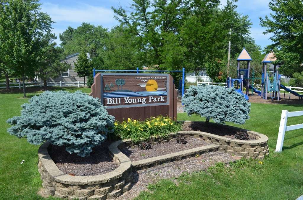 Bill Young Park | 15251 Huntington Ct, Orland Park, IL 60462 | Phone: (708) 403-6219