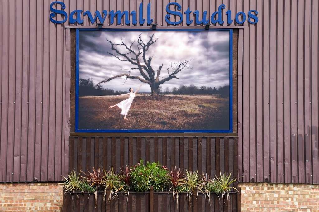Hyphen Frames | Sawmill Studios,, Rectory Ln, Brasted TN16 1JR, UK | Phone: 07894 089116