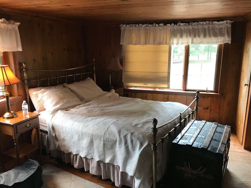 Storm King Lodge Bed & Breakfast | 100 Pleasant Hill Rd, New Windsor, NY 12553 | Phone: (845) 534-9421