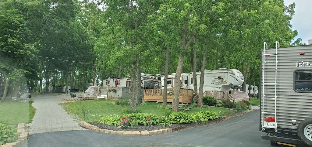 Walnut Ridge Campground | 408 N County Rd 300 W, New Castle, IN 47362, USA | Phone: (765) 533-6611