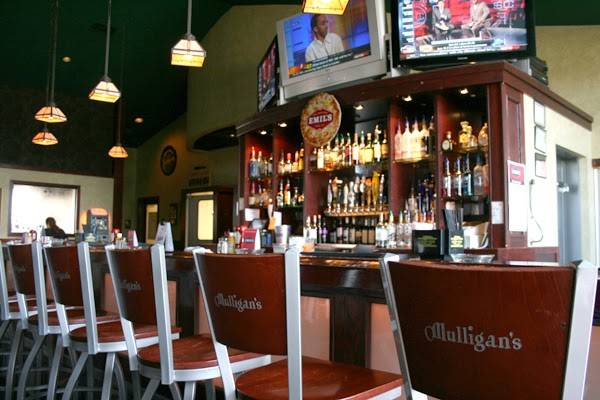 Mulligans Bar & Grill | 830 Oregon Center Dr, Oregon, WI 53575, USA | Phone: (608) 835-6422