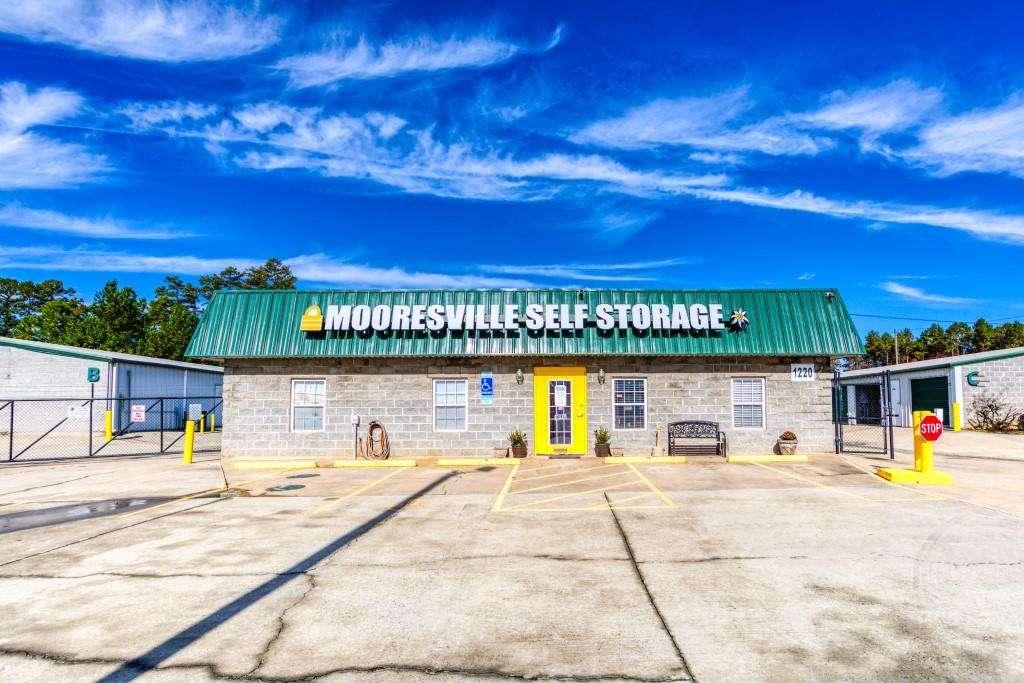 Mooresville Self Storage | 1220 River Hwy, Mooresville, NC 28117, USA | Phone: (704) 662-6902