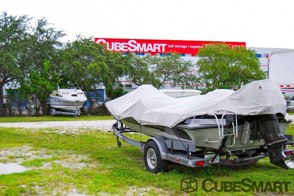 CubeSmart Self Storage | 2010 NE 7th Ave, Dania Beach, FL 33004, USA | Phone: (954) 525-3040