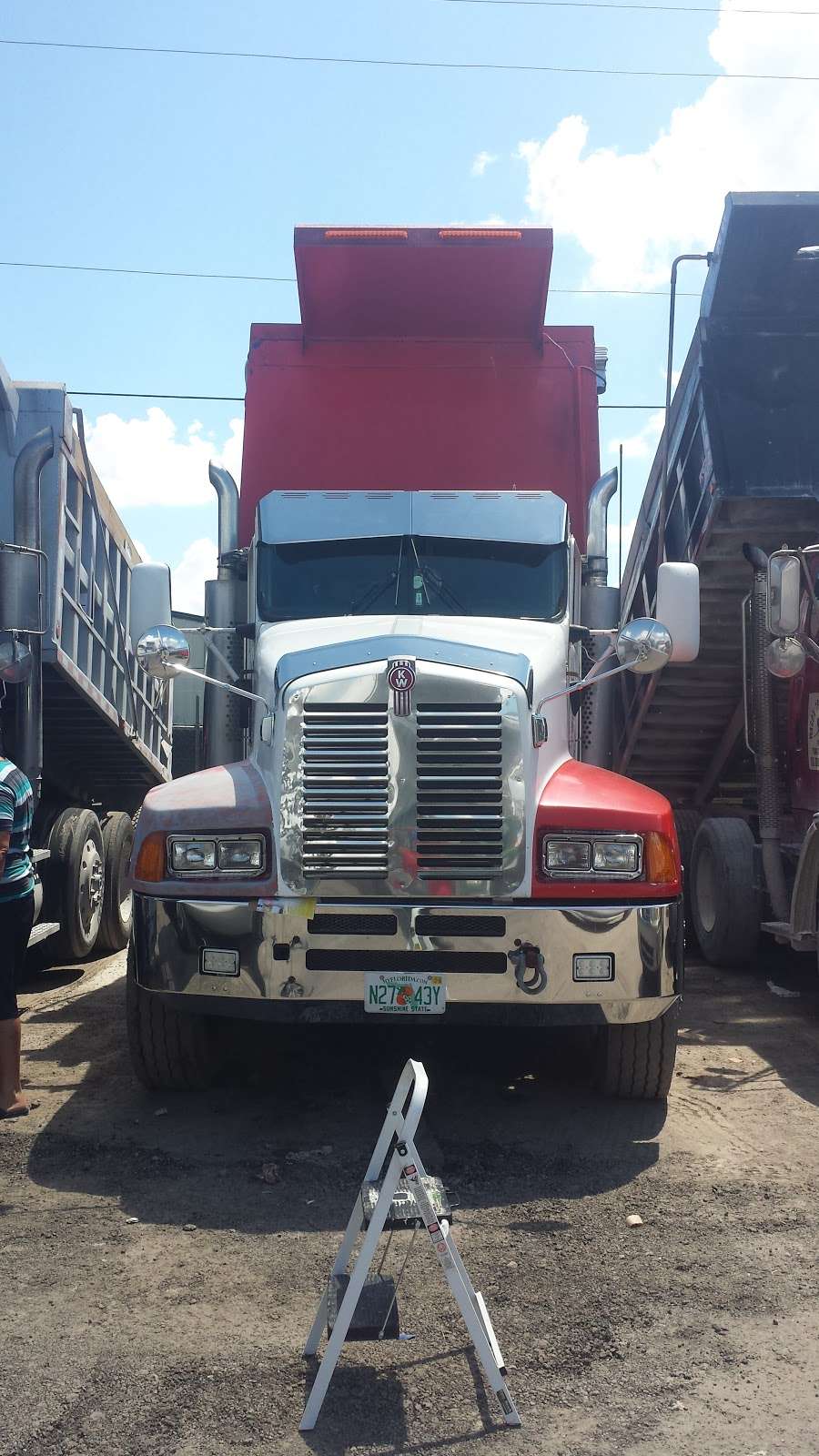 Danilo truck | 10851 NW 144 St, Hialeah Gardens, FL 33018, USA
