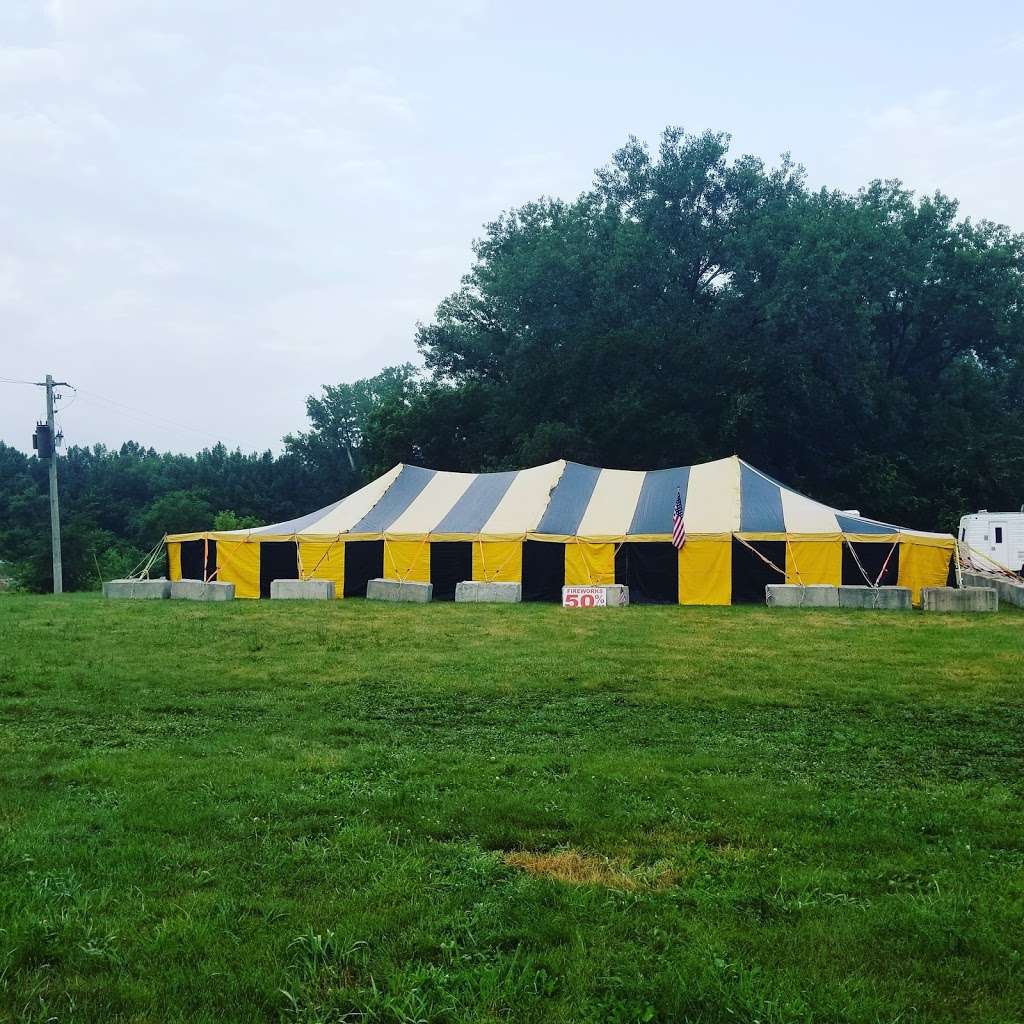 J & J Fireworks | 2607 NE, NW State Rte 92, Smithville, MO 64089, United States | Phone: (816) 400-4718