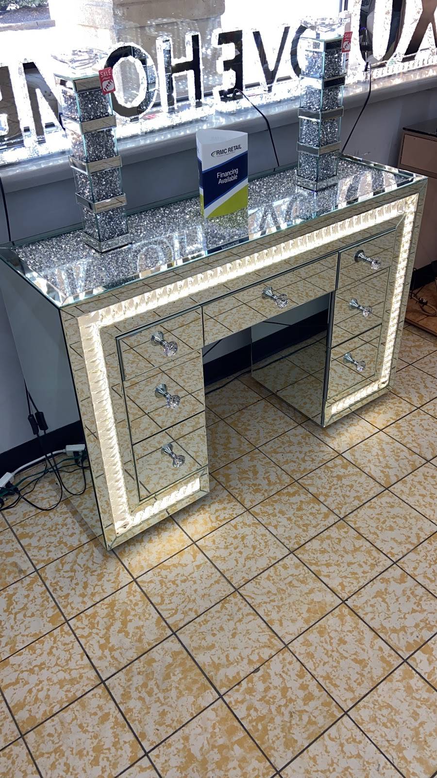 LAVISH HOME FURNITURE | 4508 Summer Ave, Memphis, TN 38122 | Phone: (901) 707-7500