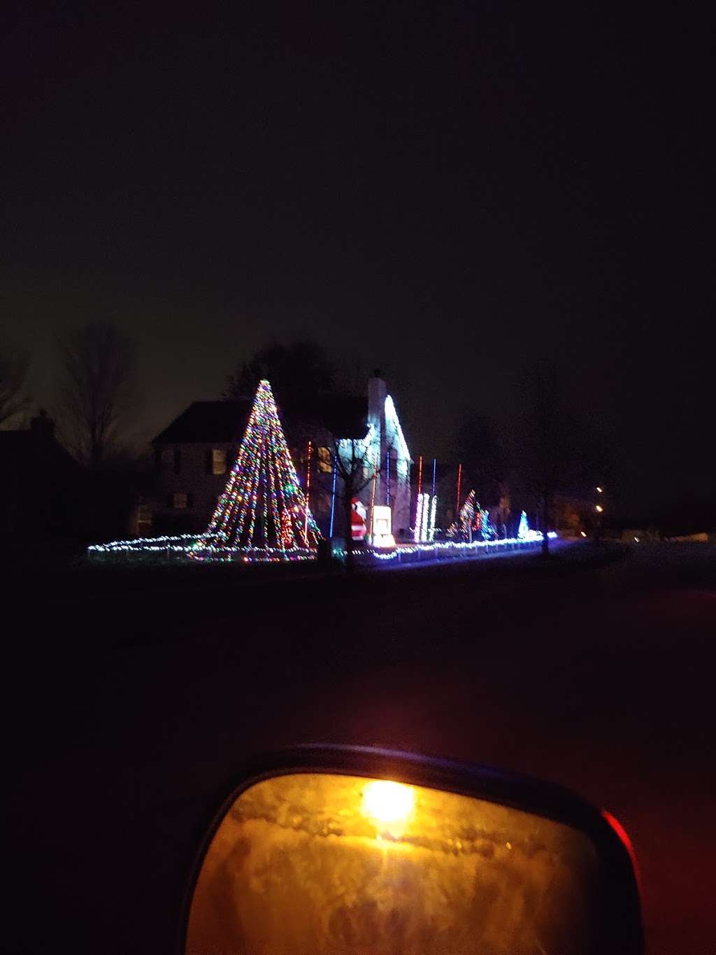 The Tarkowski Family Light Show | 1256 Bradford Ln, Antioch, IL 60002, USA