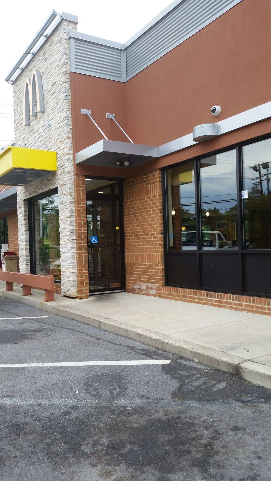 McDonalds | 897 Bay Ridge Rd, Annapolis, MD 21403, USA | Phone: (410) 268-3889