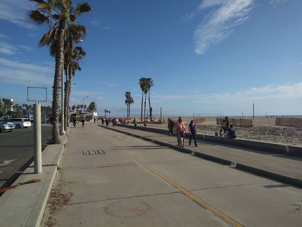 Lifeguard Tower 26 | 2559 Ocean Front Walk, Santa Monica, CA 90405 | Phone: (310) 394-3261