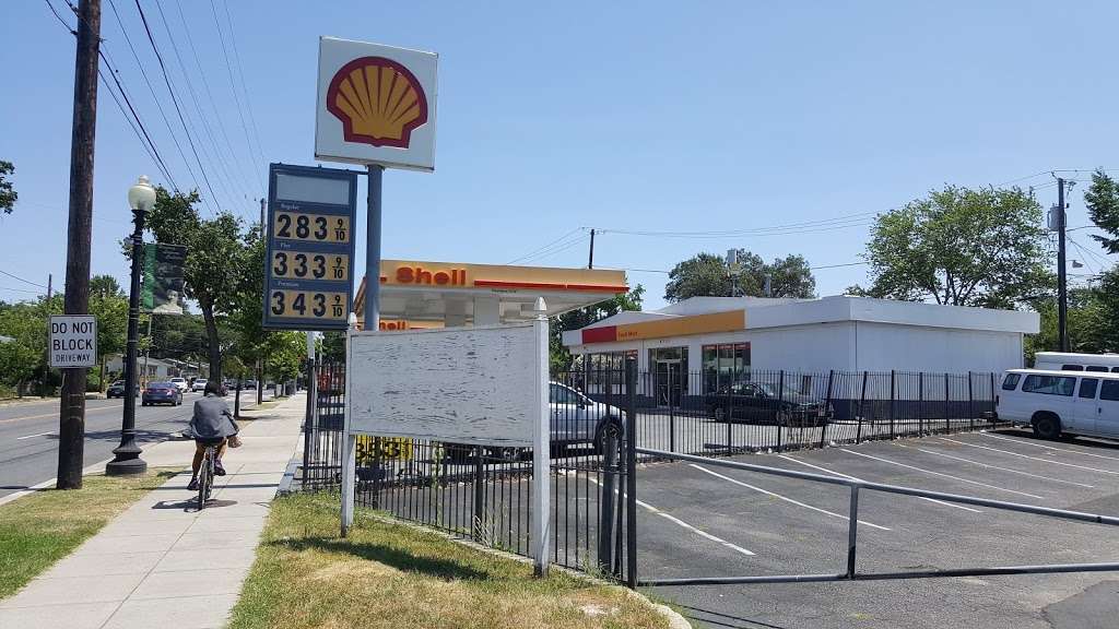 Shell | 4321 Nannie Helen Burroughs Ave NE, Washington, DC 20019, USA | Phone: (301) 398-5156