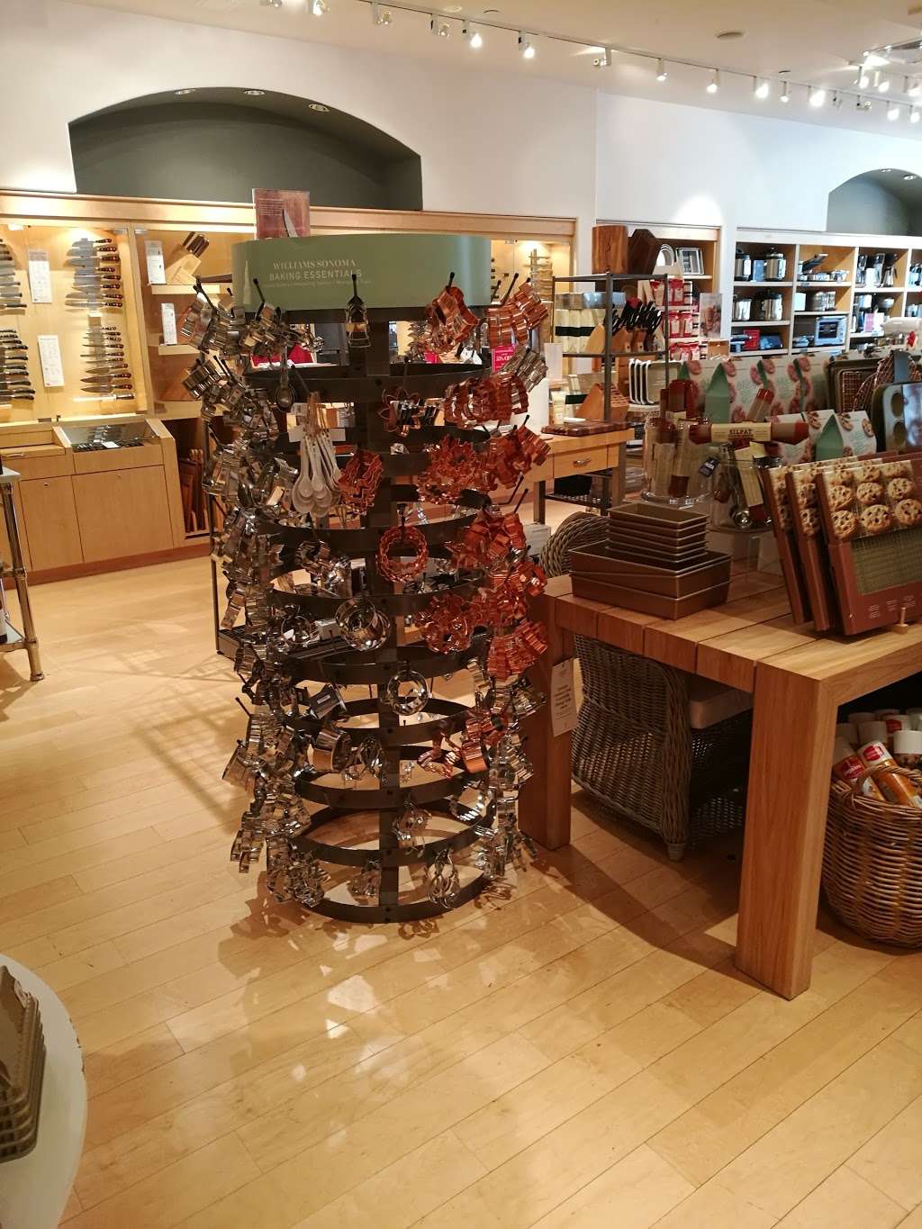 Williams-Sonoma | 926 Lehigh Valley Mall #1310, Whitehall, PA 18052, USA | Phone: (610) 264-0360