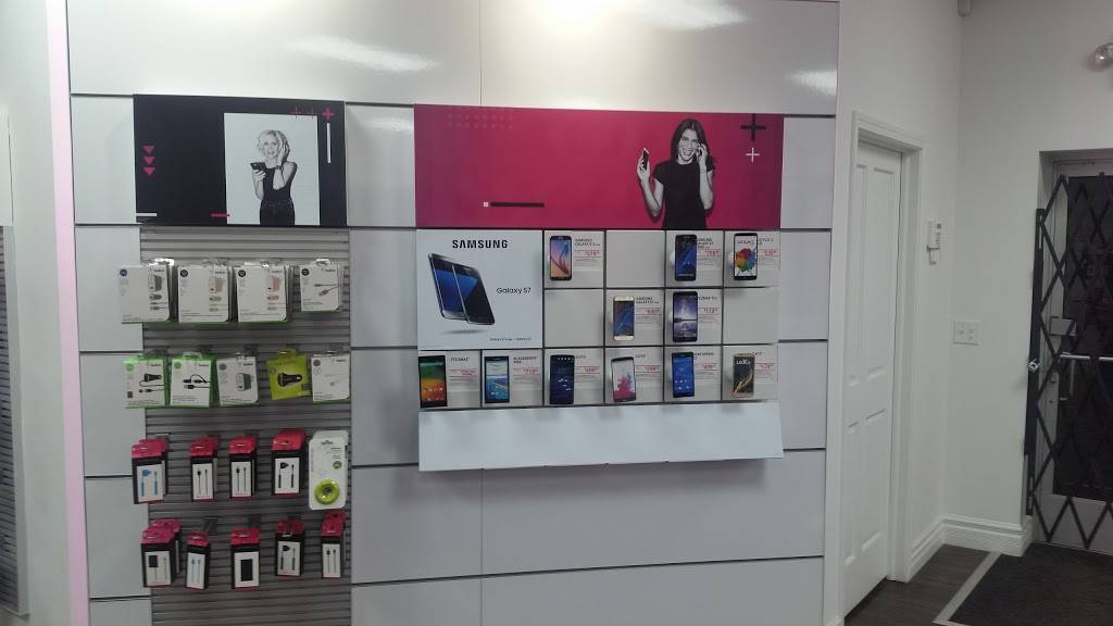 T-Mobile | 6800 Schaefer Rd, Dearborn, MI 48126, USA | Phone: (313) 581-1000