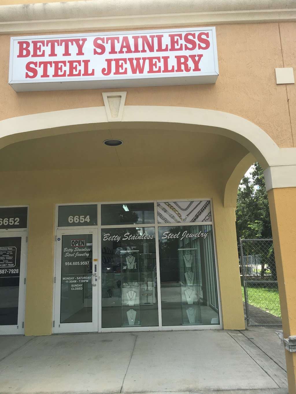 Betty stainless steel jewerly | 6654 Stirling Rd, Hollywood, FL 33024 | Phone: (954) 605-9597